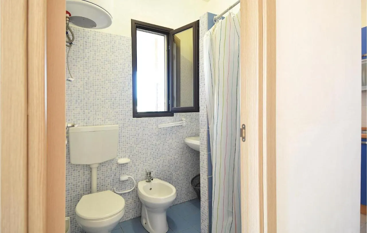 Apt, 4 Apartment